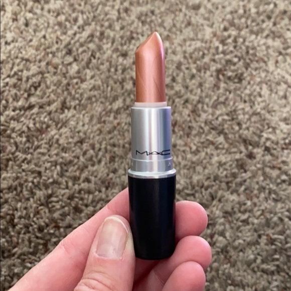 mac delish lipstick